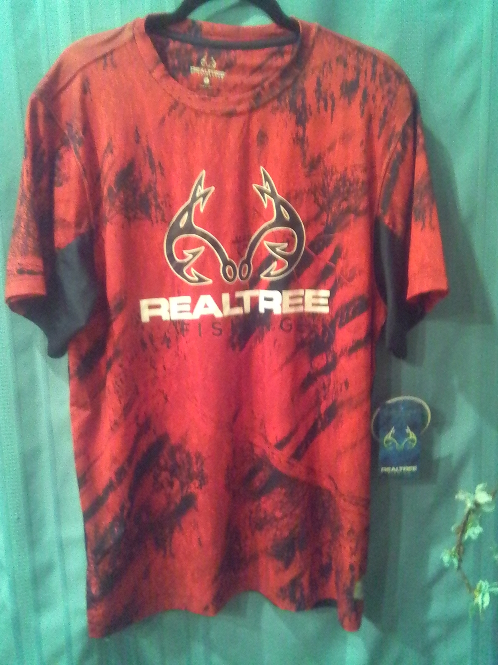 Realtree Red and Black Camouflage Logo Tee NWT
